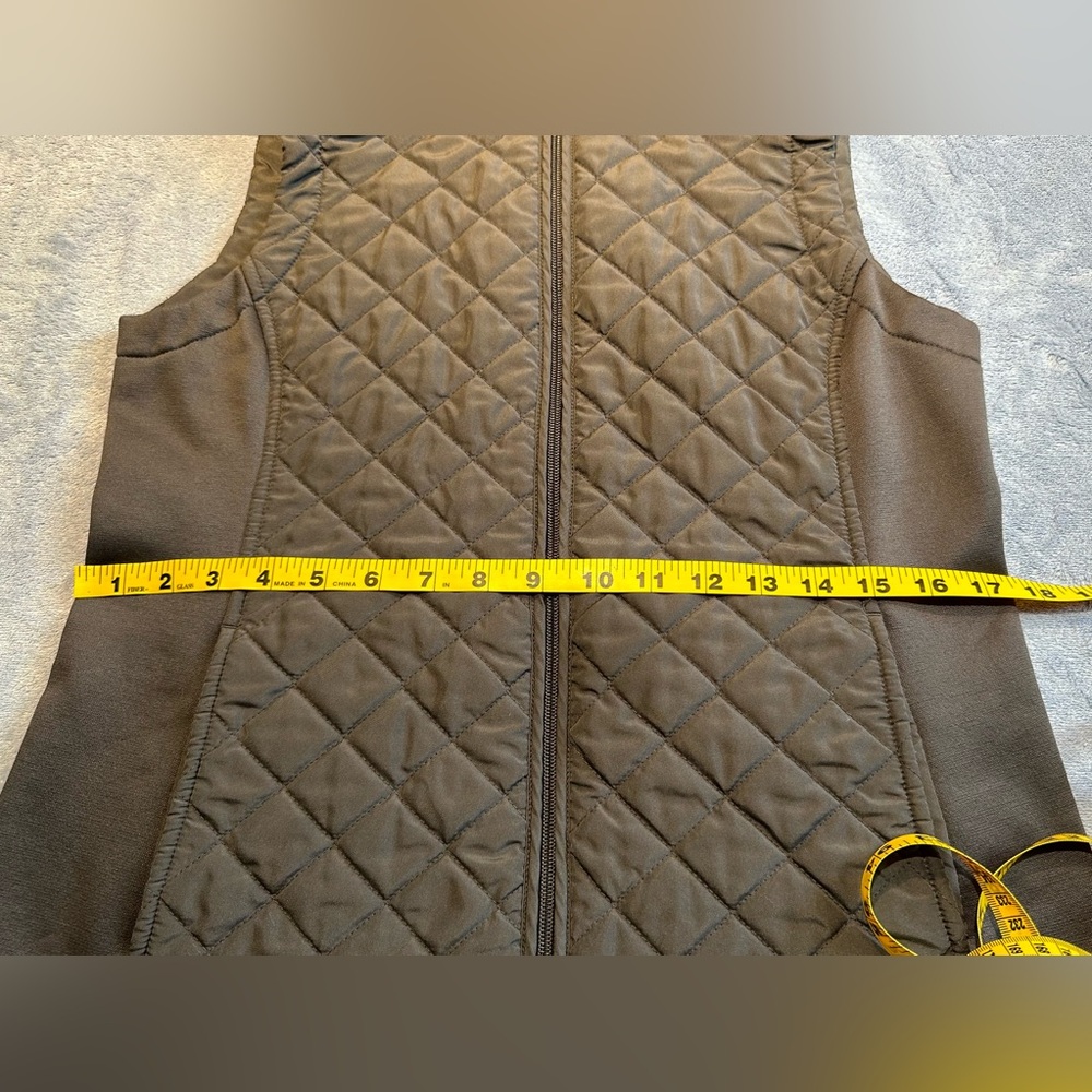 Van Heusen•insulated full-zip vest•women’s small•polyester•gray•quilted•pockets - Picture 8 of 13